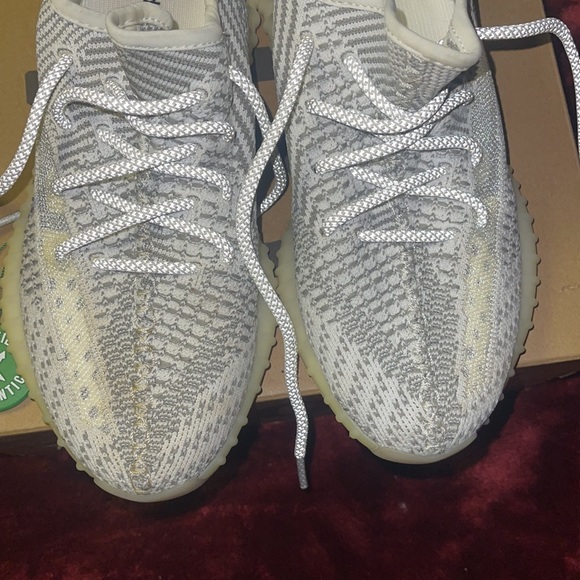 Yeezy boost 350 V2 - Picture 4 of 7